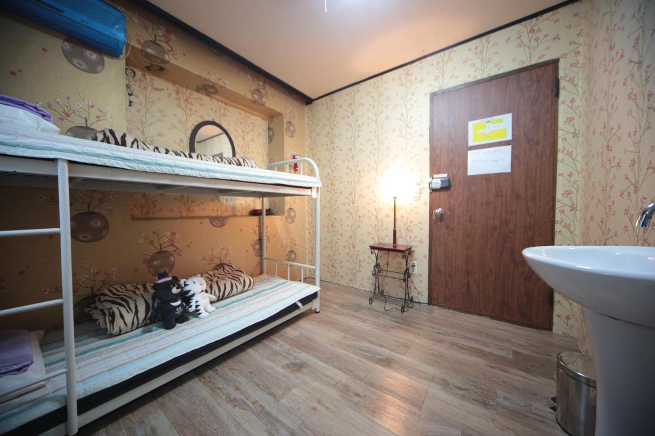 Comeinn Guesthouse Hongdae - Female Only Σεούλ Εξωτερικό φωτογραφία